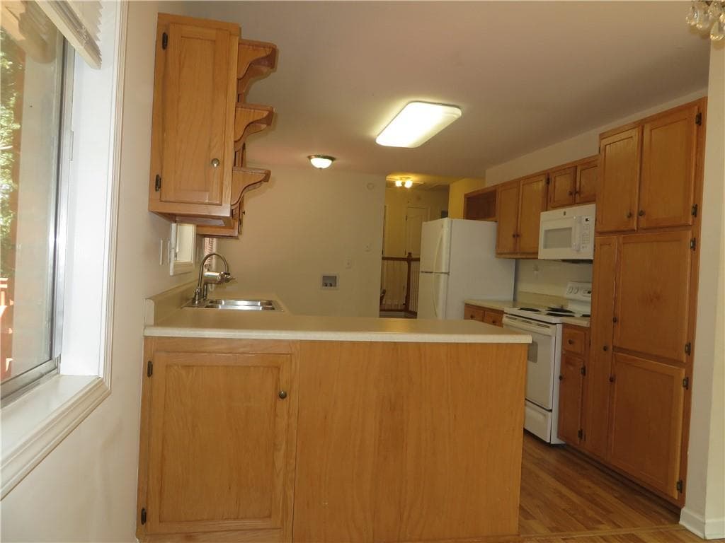 4 bedroom, 2 bathroom, 1,998 sq ft single family residence for rent at 2554 Skyland Trail, Atlanta, GA 30319 for $3,500 a month — photo 8