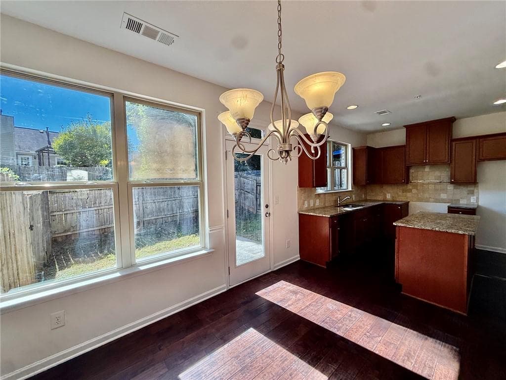 3 bedroom, 3 bathroom, 1,994 sq ft townhouse for sale at 3487 Desoto Road, Snellville, GA 30078 — photo 6