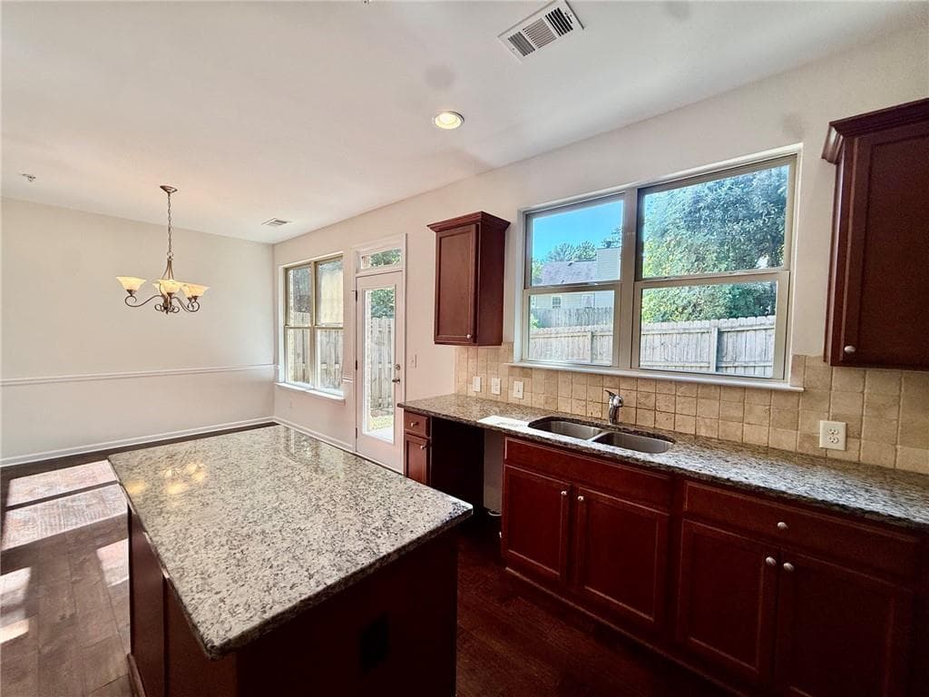 3 bedroom, 3 bathroom, 1,994 sq ft townhouse for sale at 3487 Desoto Road, Snellville, GA 30078 — photo 7