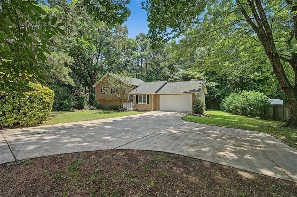 5 bedroom, 3 bathroom, 2,072 sq ft single family residence for rent at 558 Peeples Valley Road, Cartersville, GA 30121 for $2,500 a month
