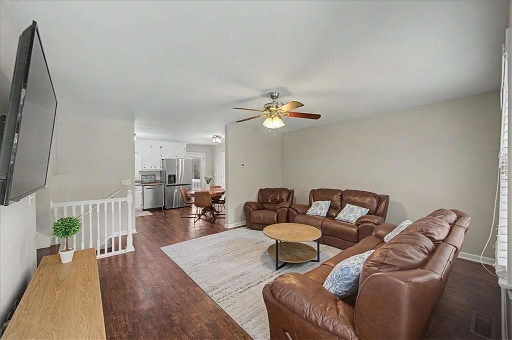 5 bedroom, 3 bathroom, 2,072 sq ft single family residence for rent at 558 Peeples Valley Road, Cartersville, GA 30121 for $2,500 a month — photo 8