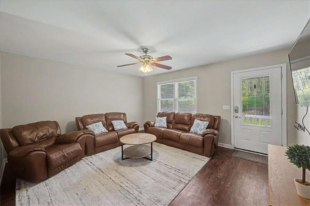 5 bedroom, 3 bathroom, 2,072 sq ft single family residence for rent at 558 Peeples Valley Road, Cartersville, GA 30121 for $2,500 a month — photo 10