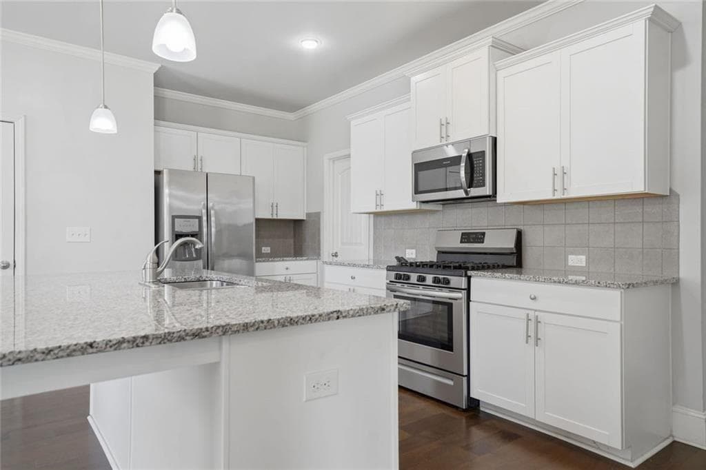 5 bedroom, 3 bathroom, 2,442 sq ft single family residence for sale at 4480 Huron Drive, Cumming, GA 30028 — photo 9
