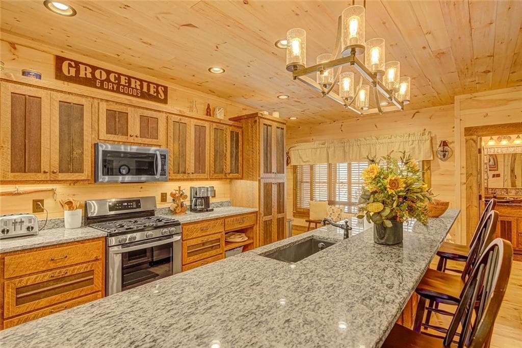 4 bedroom, 5 bathroom, 6,600 sq ft single family residence for sale at 380 Biguns Boulevard, Talking Rock, GA 30175 — photo 9