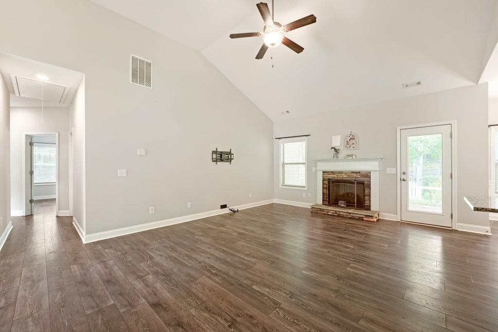 3 bedroom, 2 bathroom, 1,736 sq ft single family residence for sale at 415 Smallwood Lane, Douglasville, GA 30134 — photo 7