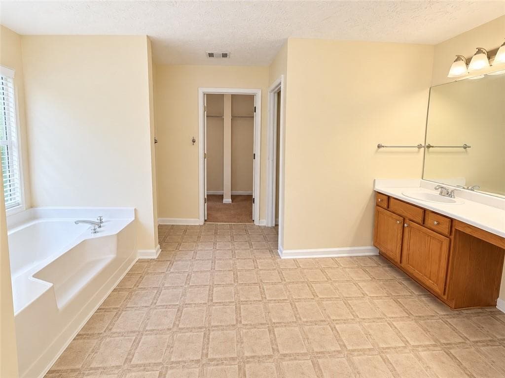 5 bedroom, 5 bathroom, 2,844 sq ft single family residence for rent at 3713 Crescent Hill Lane, Acworth, GA 30101 for $2,795 a month — photo 10