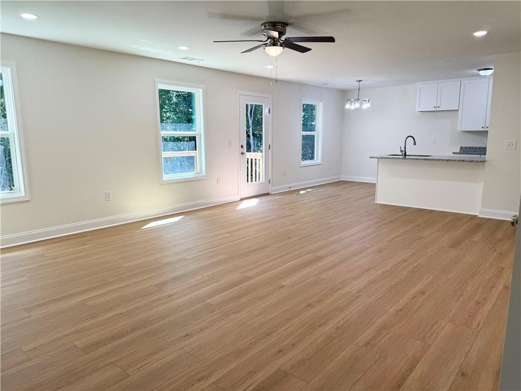 3 bedroom, 2 bathroom, 1,400 sq ft single family residence for sale at 569 Day Star Lane, Mount Airy, GA 30563 — photo 5