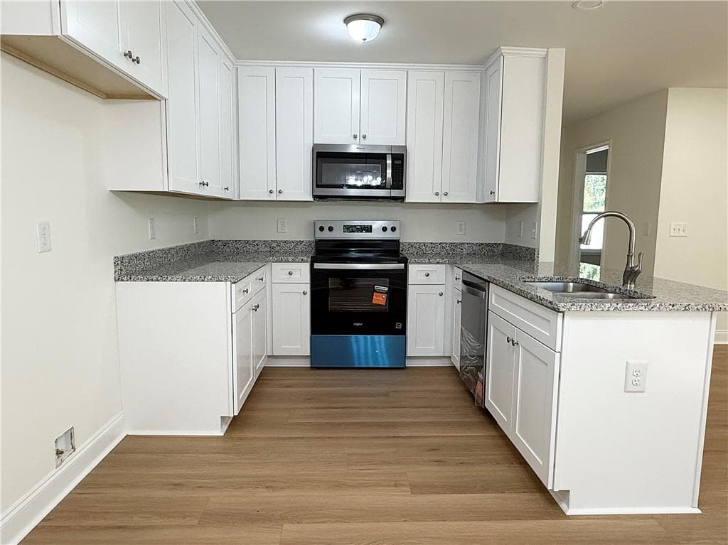 3 bedroom, 2 bathroom, 1,400 sq ft single family residence for sale at 569 Day Star Lane, Mount Airy, GA 30563 — photo 6