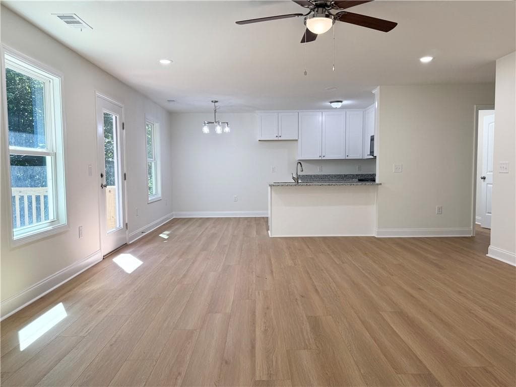 3 bedroom, 2 bathroom, 1,400 sq ft single family residence for sale at 569 Day Star Lane, Mount Airy, GA 30563 — photo 9