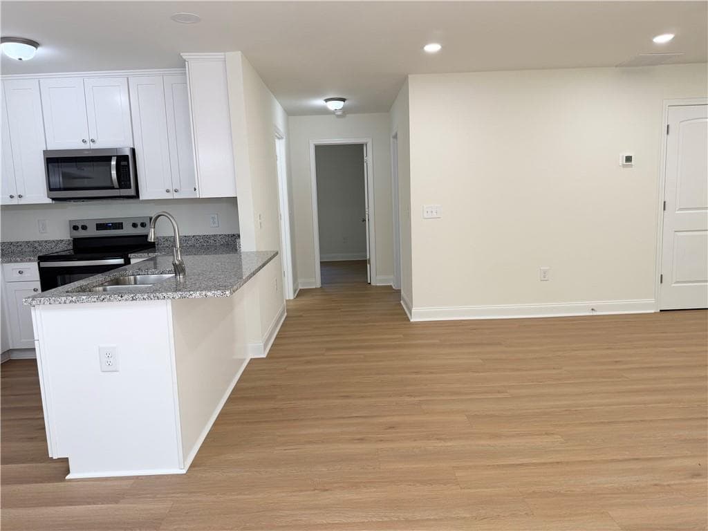 3 bedroom, 2 bathroom, 1,400 sq ft single family residence for sale at 569 Day Star Lane, Mount Airy, GA 30563 — photo 10