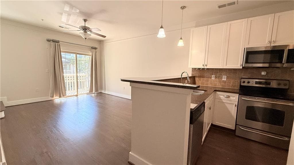 2 bedroom, 3 bathroom, 1,281 sq ft townhouse for sale at 221 Semel Circle 249, Atlanta, GA 30309 — photo 3