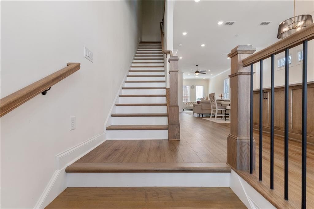 3 bedroom, 4 bathroom, 2,200 sq ft townhouse for sale at 4546 Watervale Way, Peachtree Corners, GA 30092 — photo 3