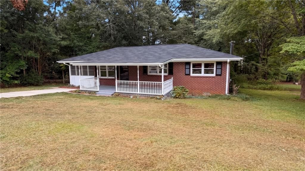 2 bedroom, 1 bathroom, 1,181 sq ft single family residence for sale at 8181 Highland Drive, Covington, GA 30014 — photo 2