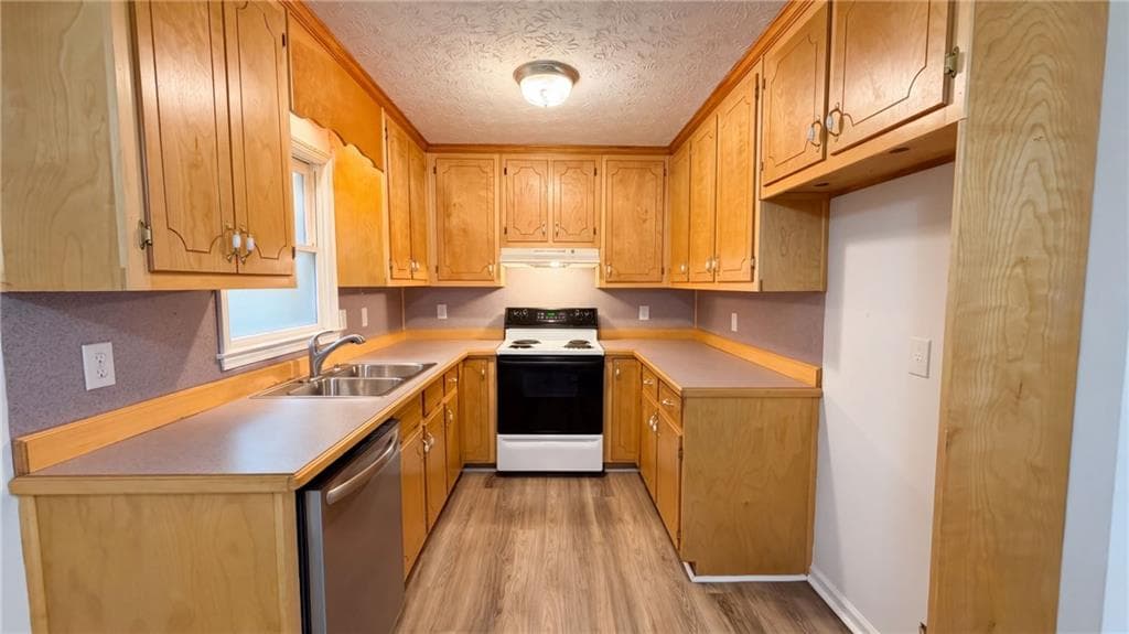 2 bedroom, 1 bathroom, 1,181 sq ft single family residence for sale at 8181 Highland Drive, Covington, GA 30014 — photo 3