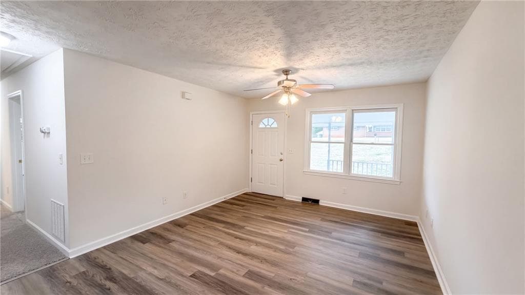 2 bedroom, 1 bathroom, 1,181 sq ft single family residence for sale at 8181 Highland Drive, Covington, GA 30014 — photo 4