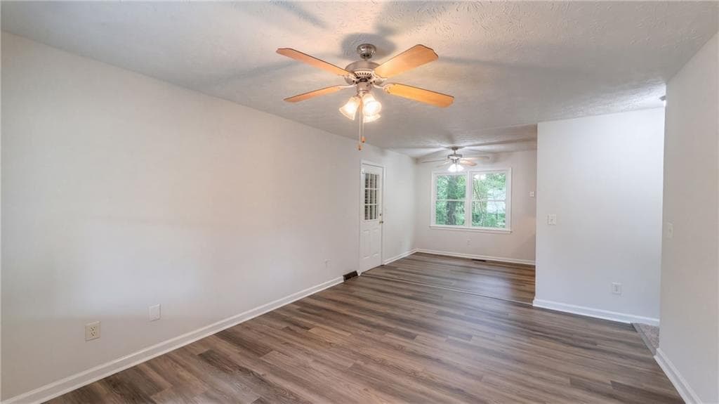 2 bedroom, 1 bathroom, 1,181 sq ft single family residence for sale at 8181 Highland Drive, Covington, GA 30014 — photo 6