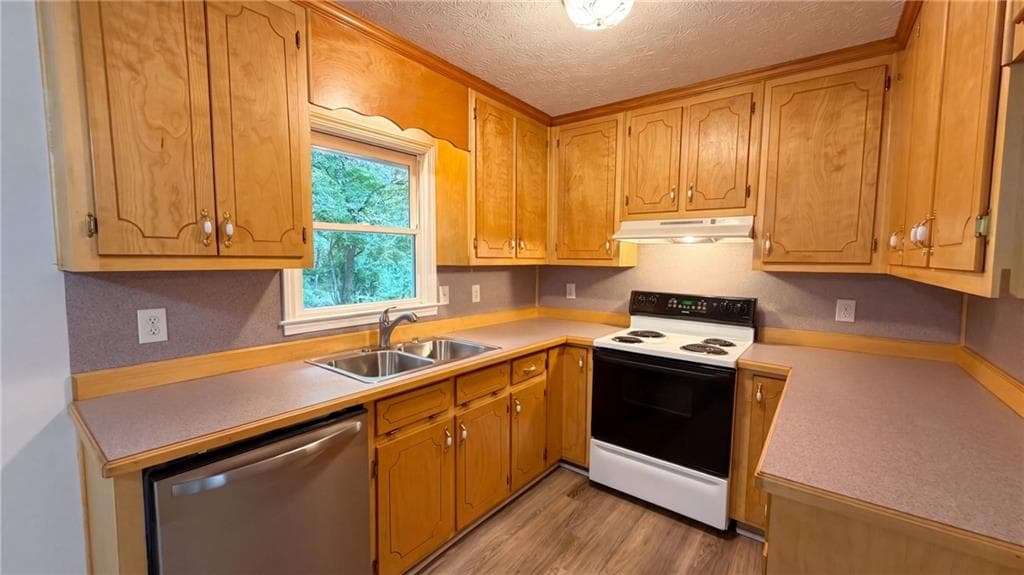 2 bedroom, 1 bathroom, 1,181 sq ft single family residence for sale at 8181 Highland Drive, Covington, GA 30014 — photo 8