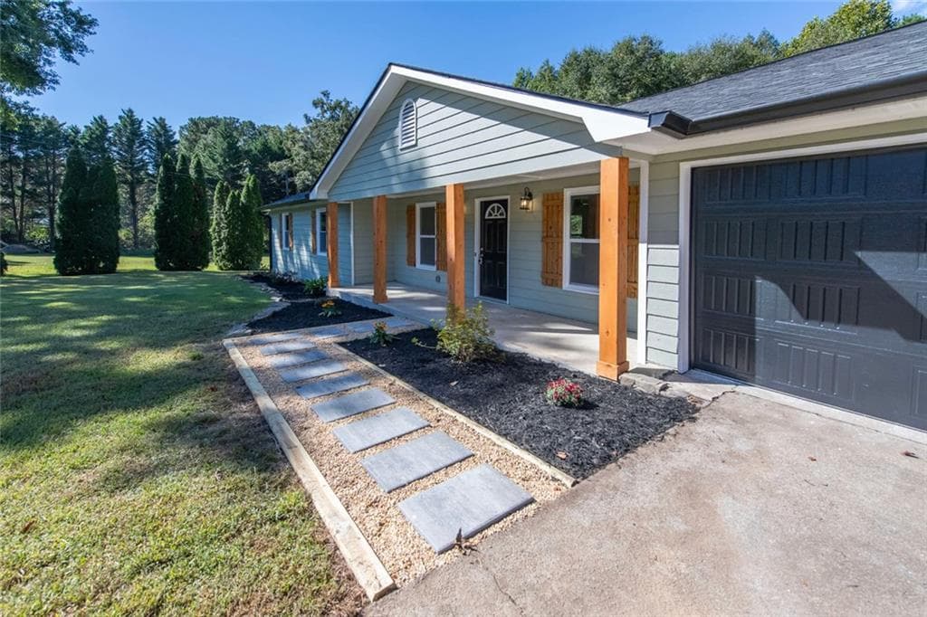 4 bedroom, 3 bathroom, 2,492 sq ft single family residence for sale at 30 Wood Valley Circle, Carrollton, GA 30117 — photo 5
