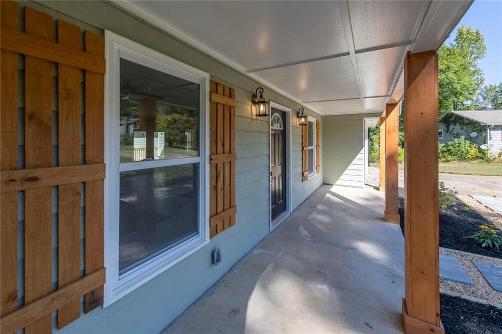 4 bedroom, 3 bathroom, 2,492 sq ft single family residence for sale at 30 Wood Valley Circle, Carrollton, GA 30117 — photo 6