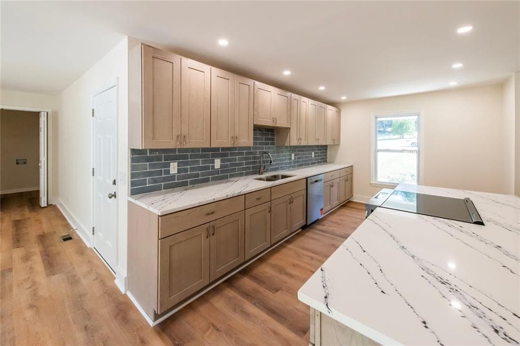 4 bedroom, 3 bathroom, 2,492 sq ft single family residence for sale at 30 Wood Valley Circle, Carrollton, GA 30117 — photo 10