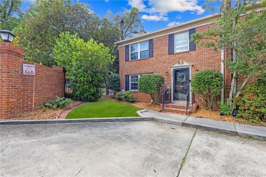 2 bedroom, 3 bathroom, 1,536 sq ft townhouse for sale at 866 E Ponce De Leon Avenue, Decatur, GA 30030 — photo 2