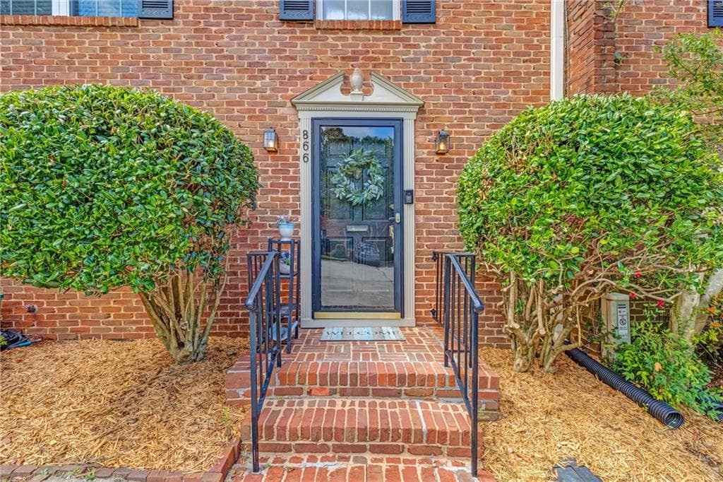 2 bedroom, 3 bathroom, 1,536 sq ft townhouse for sale at 866 E Ponce De Leon Avenue, Decatur, GA 30030 — photo 3