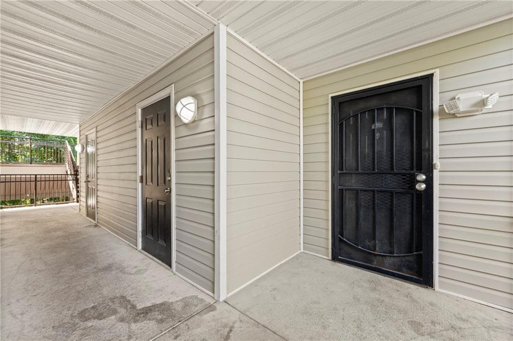 3 bedroom, 2 bathroom, 1,292 sq ft condominium for rent at 9202 Fairington Ridge Circle, Lithonia, GA 30038 for $1,375 a month — photo 2