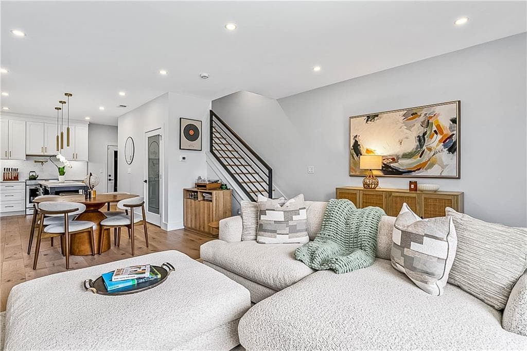 3 bedroom, 4 bathroom, 1,831 sq ft townhouse for rent at 337 Pine Street B, Atlanta, GA 30308 for $4,500 a month — photo 8