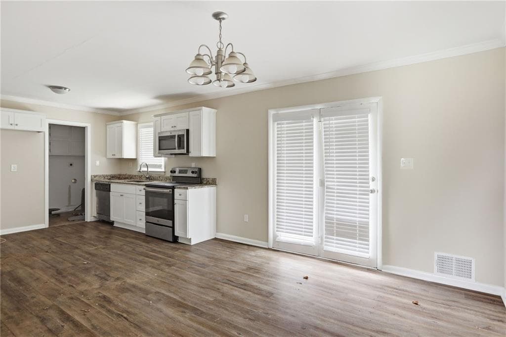 3 bedroom, 2 bathroom, 1,468 sq ft single family residence for sale at 3621 Sherrydale Lane, Decatur, GA 30032 — photo 8