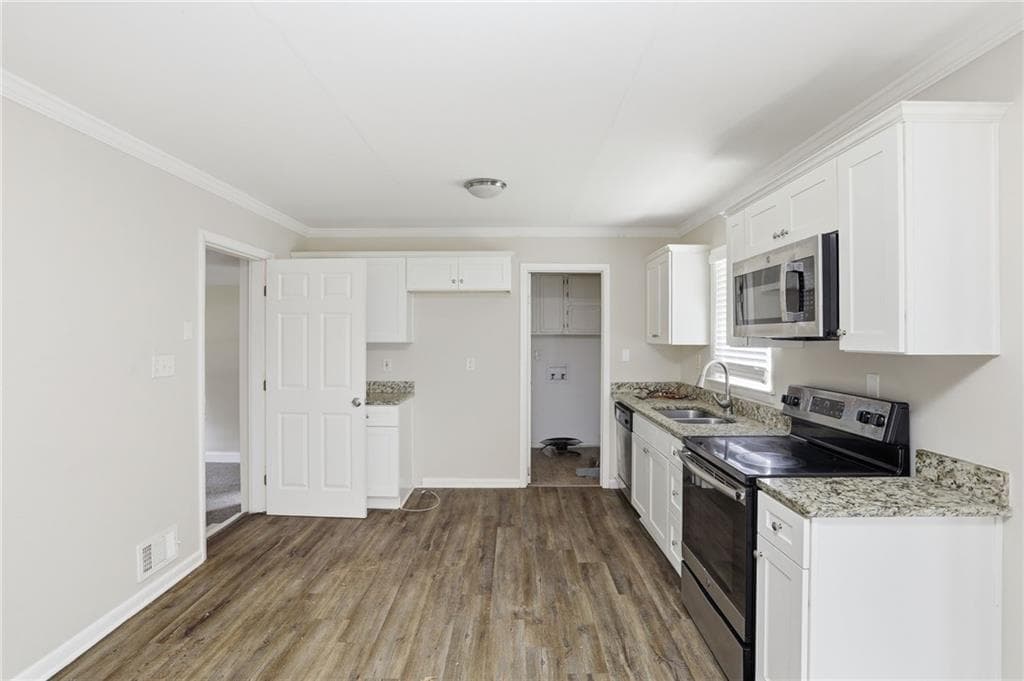 3 bedroom, 2 bathroom, 1,468 sq ft single family residence for sale at 3621 Sherrydale Lane, Decatur, GA 30032 — photo 9