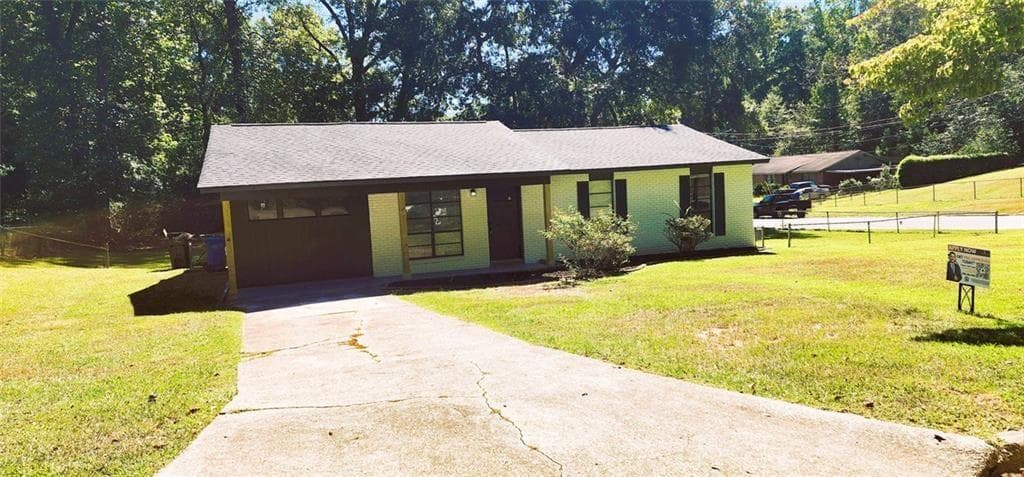 4 bedroom, 2 bathroom, 1,273 sq ft single family residence for sale at 118 Patton Drive, Columbus, GA 31903 — photo 2