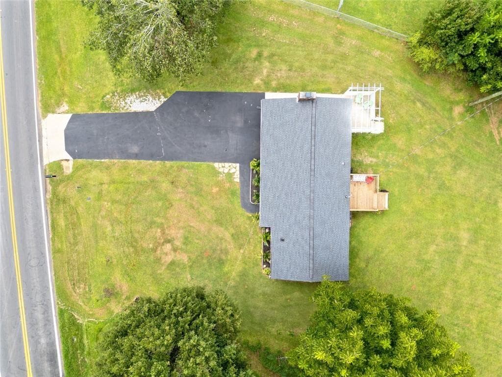 3 bedroom, 2 bathroom, 1,225 sq ft single family residence for sale at 850 New Hope Road, Fayetteville, GA 30214 — photo 4