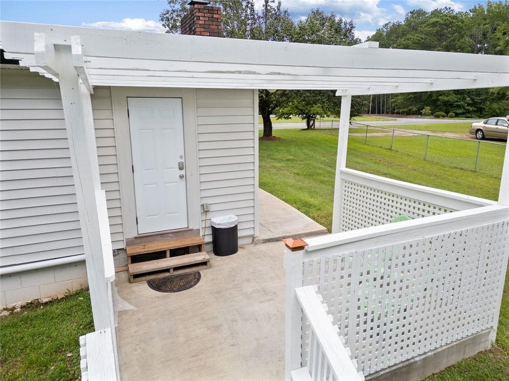 3 bedroom, 2 bathroom, 1,225 sq ft single family residence for sale at 850 New Hope Road, Fayetteville, GA 30214 — photo 8