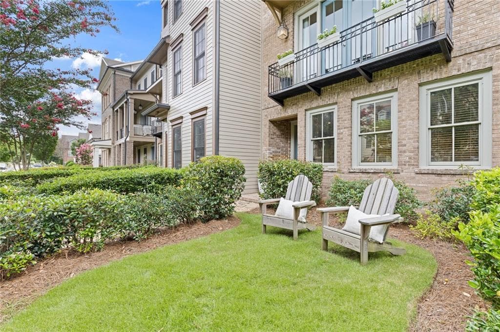3 bedroom, 4 bathroom, 2,128 sq ft townhouse for sale at 6044 Lucas Street, Norcross, GA 30071 — photo 2