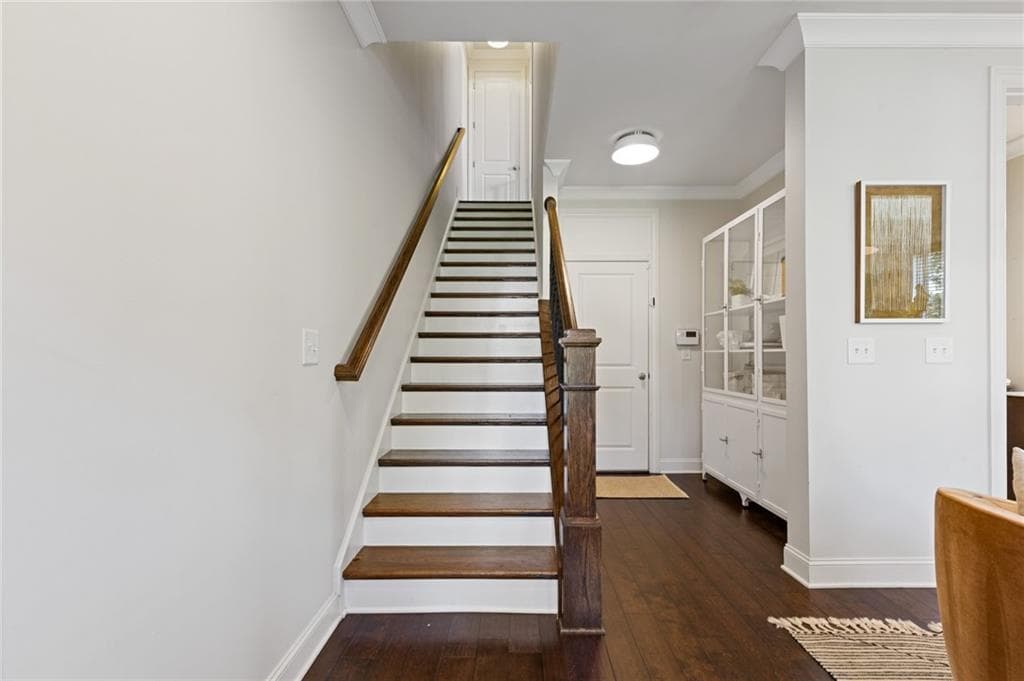 3 bedroom, 4 bathroom, 2,128 sq ft townhouse for sale at 6044 Lucas Street, Norcross, GA 30071 — photo 4