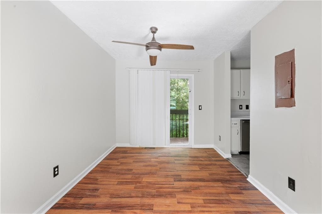 2 bedroom, 3 bathroom, 1,255 sq ft townhouse for sale at 6977 Flagstone Drive, Austell, GA 30168 — photo 6