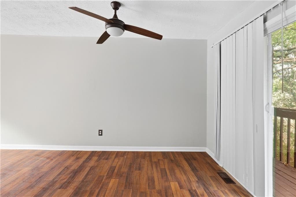 2 bedroom, 3 bathroom, 1,255 sq ft townhouse for sale at 6977 Flagstone Drive, Austell, GA 30168 — photo 7