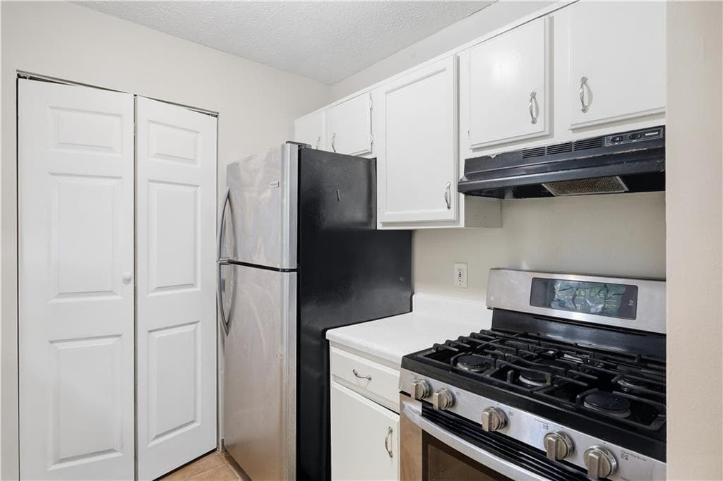 2 bedroom, 3 bathroom, 1,255 sq ft townhouse for sale at 6977 Flagstone Drive, Austell, GA 30168 — photo 9