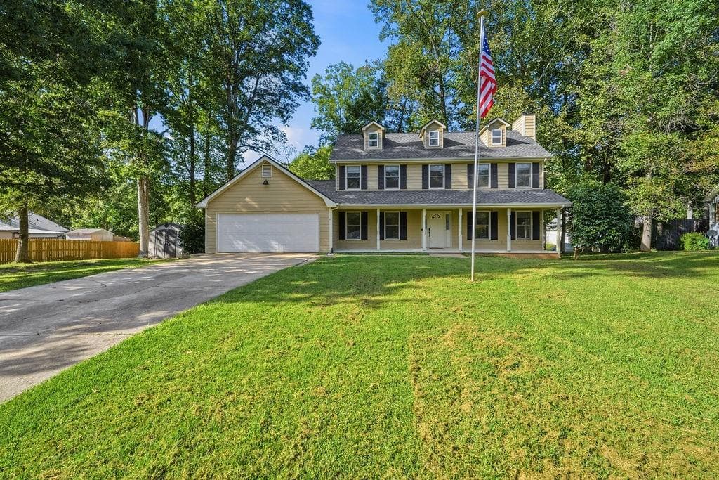3 bedroom, 3 bathroom, 1,924 sq ft single family residence for sale at 18 Heather Lane, Villa Rica, GA 30180 — photo 2
