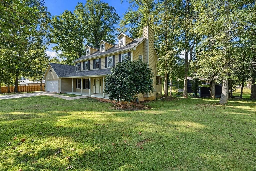 3 bedroom, 3 bathroom, 1,924 sq ft single family residence for sale at 18 Heather Lane, Villa Rica, GA 30180 — photo 3