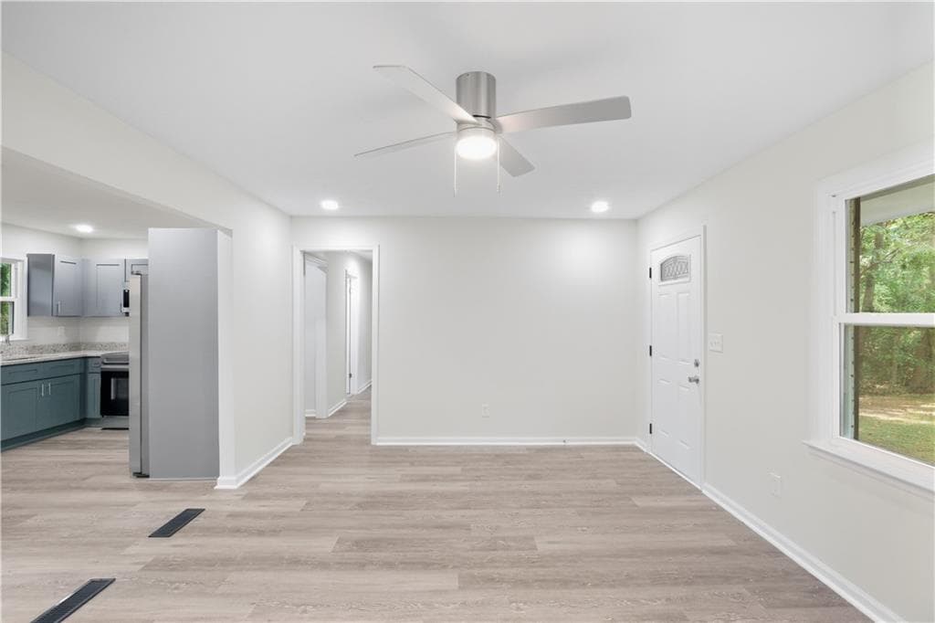 3 bedroom, 2 bathroom, 1,143 sq ft single family residence for sale at 4059 Canby Lane, Decatur, GA 30035 — photo 3