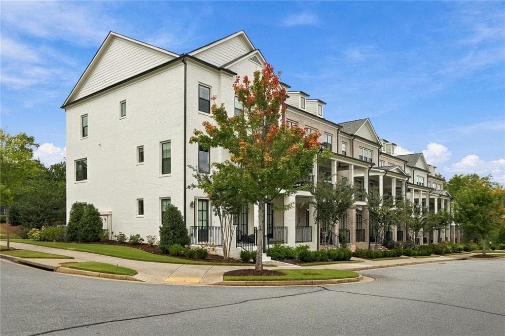 4 bedroom, 4 bathroom, 2,632 sq ft townhouse for sale at 112 Harlow Circle, Roswell, GA 30076 — photo 3