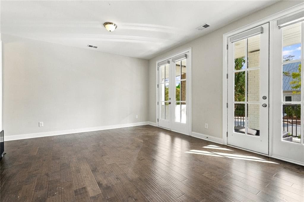4 bedroom, 4 bathroom, 2,632 sq ft townhouse for sale at 112 Harlow Circle, Roswell, GA 30076 — photo 5