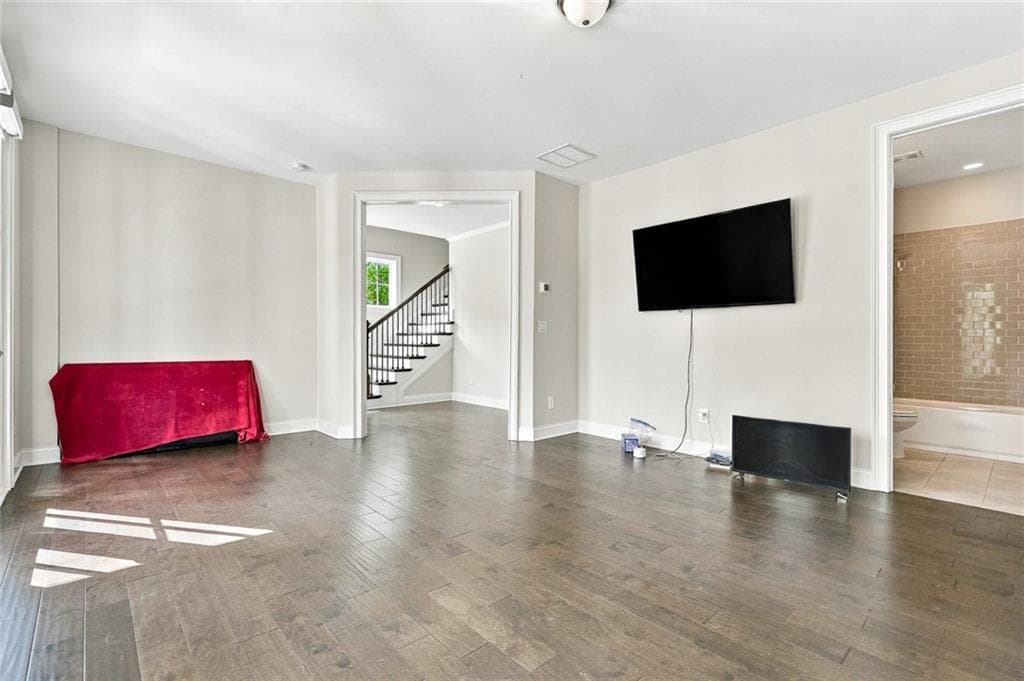 4 bedroom, 4 bathroom, 2,632 sq ft townhouse for sale at 112 Harlow Circle, Roswell, GA 30076 — photo 6