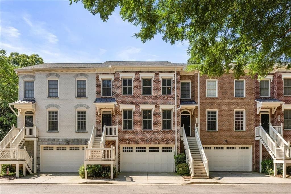 4 bedroom, 4 bathroom, 2,893 sq ft townhouse for sale at 2671 Colgan Court, Atlanta, GA 30317 — photo 2