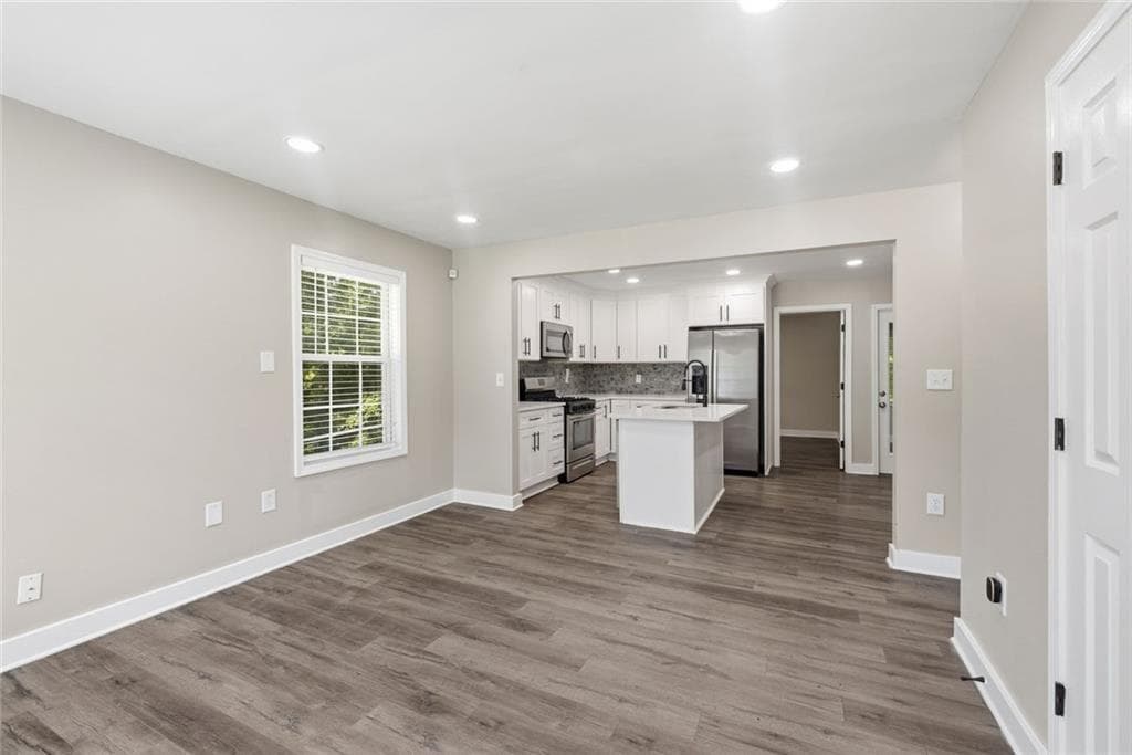 3 bedroom, 2 bathroom, 1,806 sq ft single family residence for sale at 2818 Meadowview Drive, Atlanta, GA 30316 — photo 4