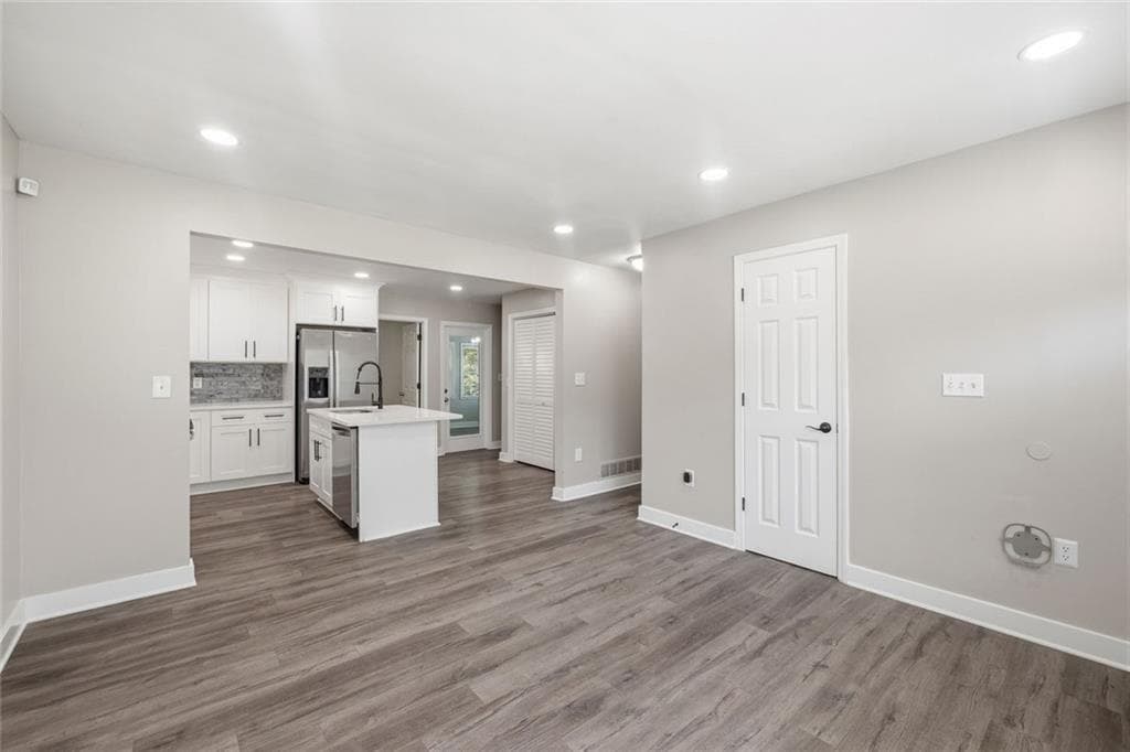 3 bedroom, 2 bathroom, 1,806 sq ft single family residence for sale at 2818 Meadowview Drive, Atlanta, GA 30316 — photo 6
