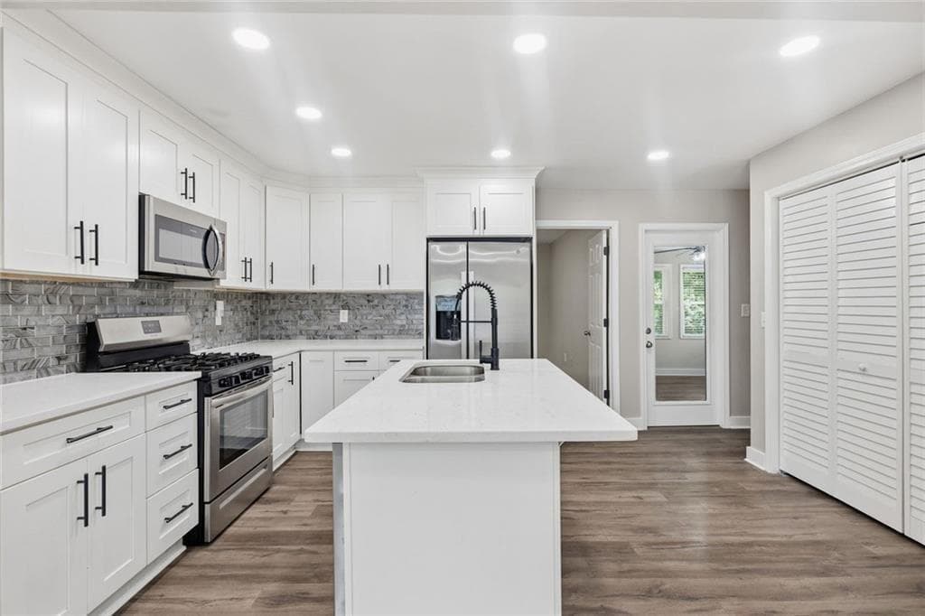 3 bedroom, 2 bathroom, 1,806 sq ft single family residence for sale at 2818 Meadowview Drive, Atlanta, GA 30316 — photo 8