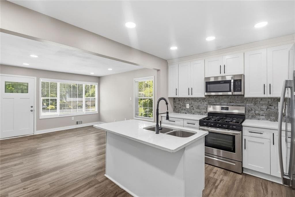3 bedroom, 2 bathroom, 1,806 sq ft single family residence for sale at 2818 Meadowview Drive, Atlanta, GA 30316 — photo 10