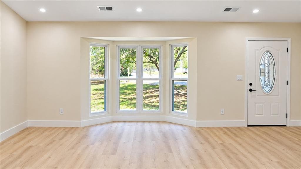 4 bedroom, 3 bathroom, 1,632 sq ft single family residence for sale at 6202 Saint Christophers Court, Lithonia, GA 30058 — photo 8